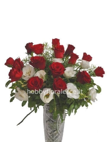 Bouquet di rose rosa e tulipani. » Invio fiori a Lecce, Bouquet,  composizioni floreali, rose e piante con consegna a domicilio a Lecce.